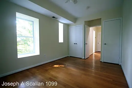 413 E Capitol St SE Photo 2