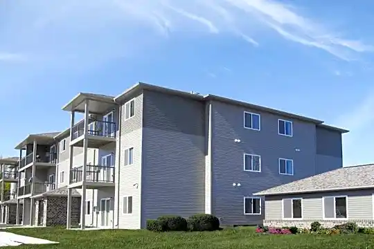 Blue Jay Apartments Photo 1