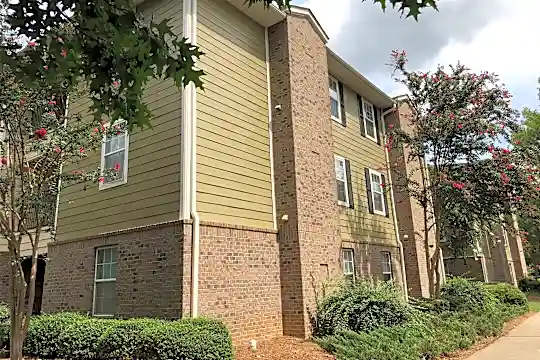 University Walk Apartments (Student) Photo 1
