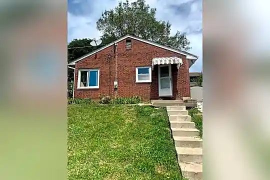 100 Mcclelland Dr Photo 1
