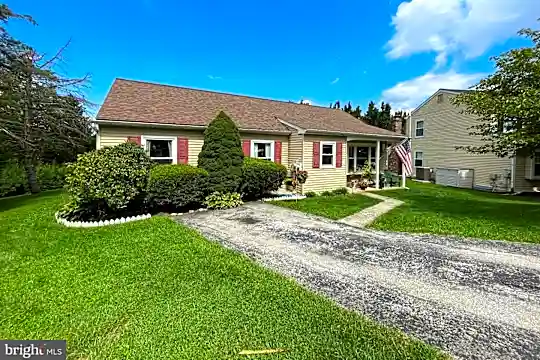 1663 Carlisle Ln Photo 2