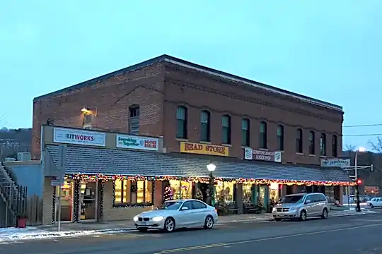 360 Bench St Photo 1