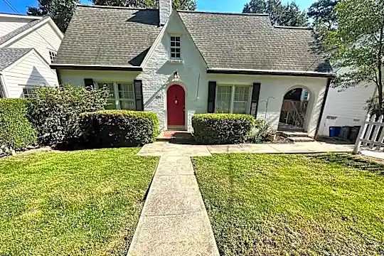 131 Clarion Ave Photo 1