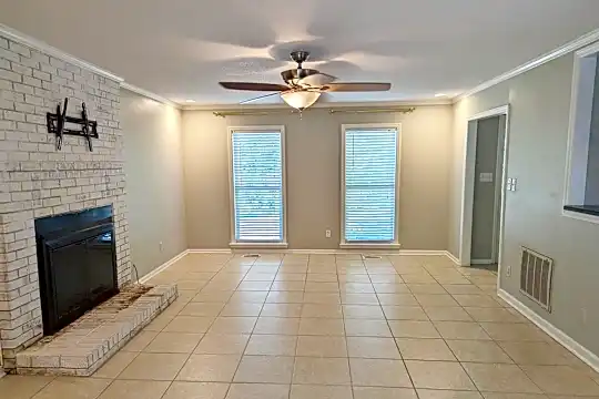7416 Ray Rd Photo 2
