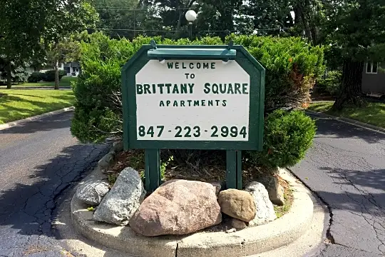 Brittany Square Apartments Photo 2