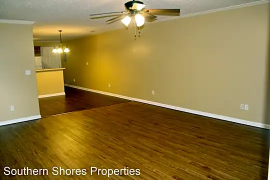 401 Gann Blvd Photo 2