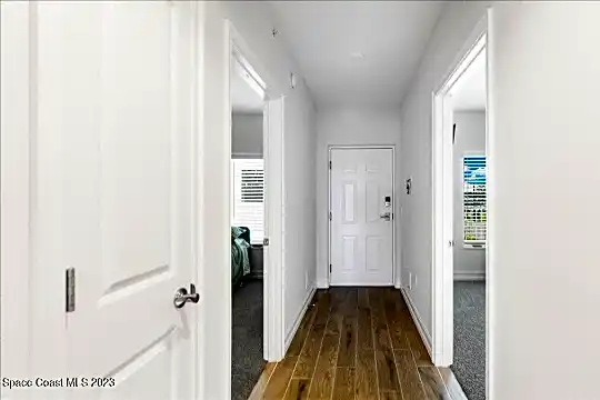 1825 Riverside Dr #305S Photo 2