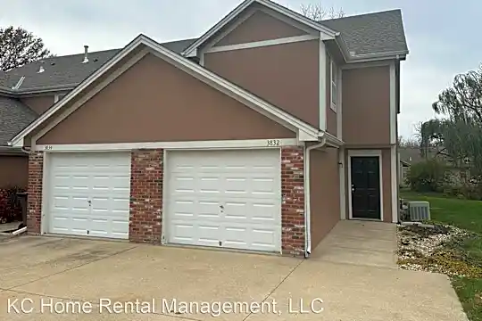 3832 SW Harbor Dr Photo 1