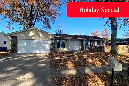 1843 Lakeheights Ln Photo 1