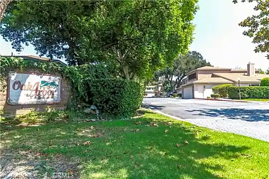 541 Wayland Ct Photo 1