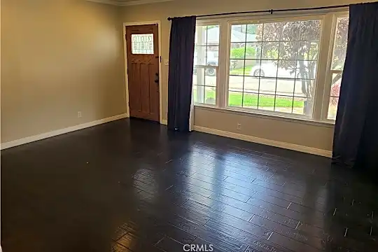 12516 Anabella St Photo 2