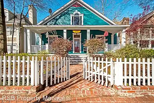 623 Cherokee Ave SE Photo 2