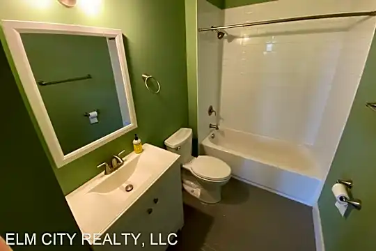 320 Ashmun St Photo 2