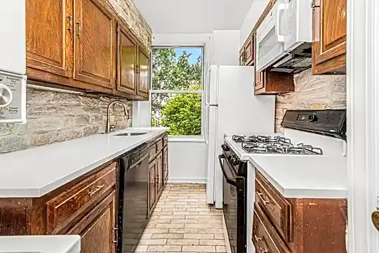 64 Sagamore Rd #2E Photo 2