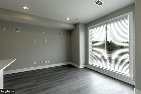 2531 N Front St #3 Photo 2
