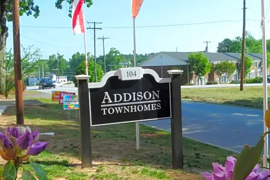 Addison Townhomes Photo 2