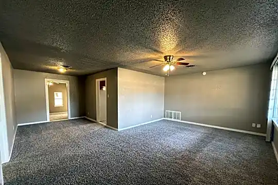 3403 24th St Photo 2