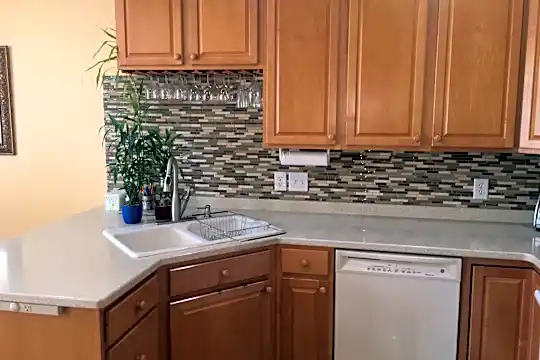 5039 Archer Ln N Photo 2