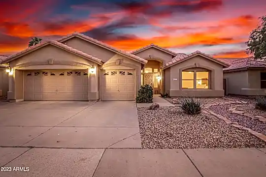 4037 W Irma Ln Photo 1