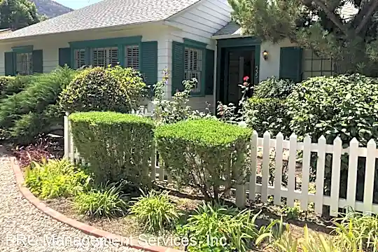 535 S Niagara St Photo 2