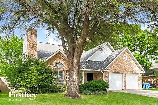 3905 Bermuda Dr Photo 2