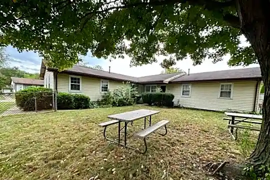 1624 Olympus Dr #16 Photo 1