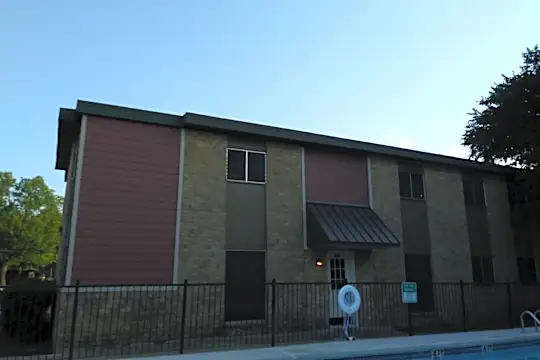 Richland Park Duplexes Photo 1