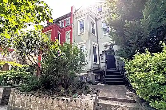 60 Q St NW Photo 1