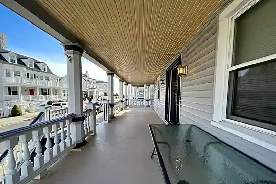102 S Marion Ave Photo 2