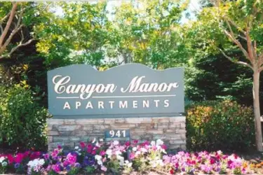 Canyon Manor