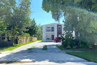 190 NW 57th Ave Houses - Miami, FL 33126