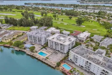 110 S Shore Dr #2C Apartments - Miami Beach, FL 33141