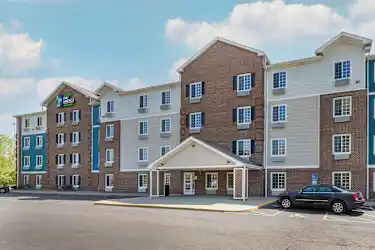 Akron Apartment