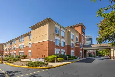 The Monarch - Route 3  East Rutherford, NJ Apartments for Rent