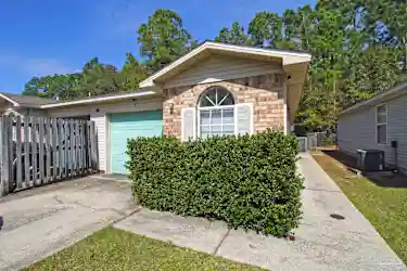 410 Bay Pine Villas Dr #B Houses - Pensacola, FL 32506