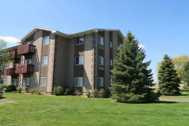 Prairie Landing Apartments - 140 W School St | Sharon, WI for Rent | Rent.