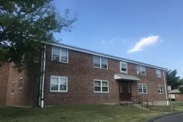 Veteran Terrace - 2 COLUMBUS CIR | East Hartford, CT Apartments for ...