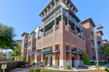 IMT Lakeshore Lofts - 800 Lake Carolyn Pkwy | Irving, TX Apartments for ...