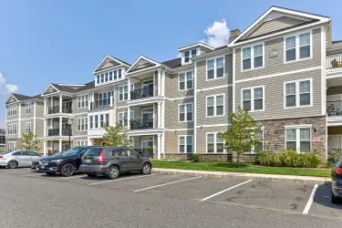 Essex Chase Apartments - Glassboro, NJ 08028