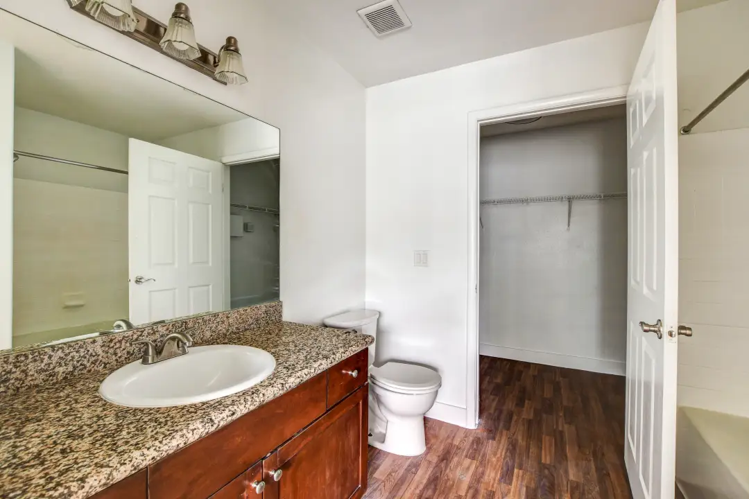 Rooms for rent with private bathroom in Henderson, NV