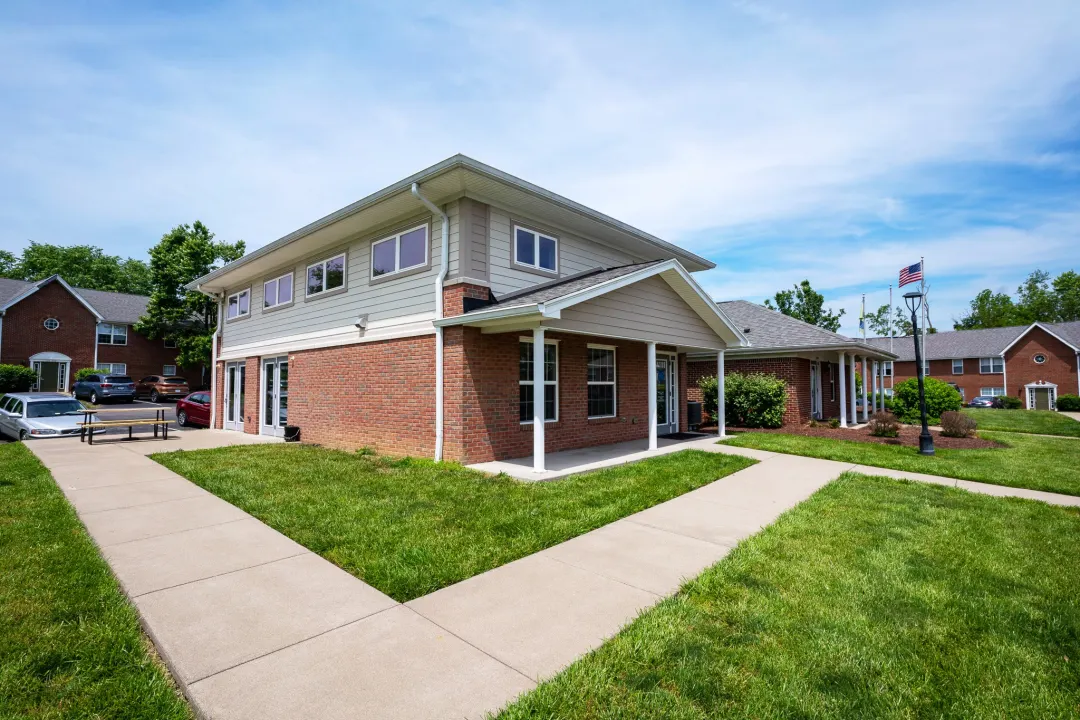 Hub of New Albany 4050 Prestwick Sq New Albany, IN Apartments for