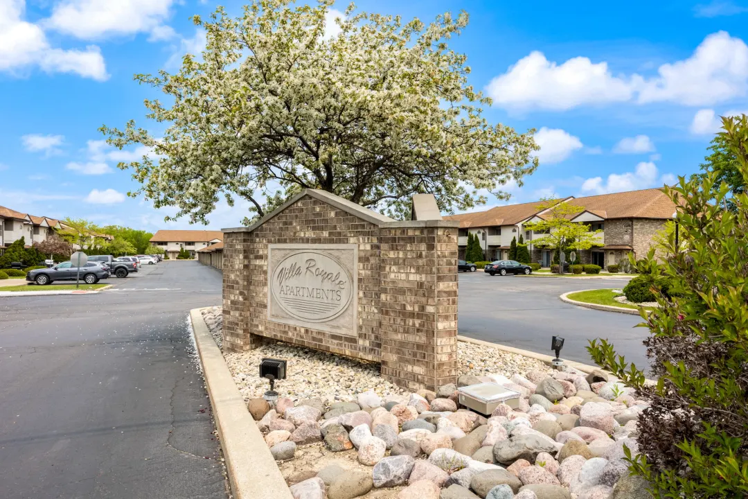 Villa Royale Apartments - Kenosha, WI 53144