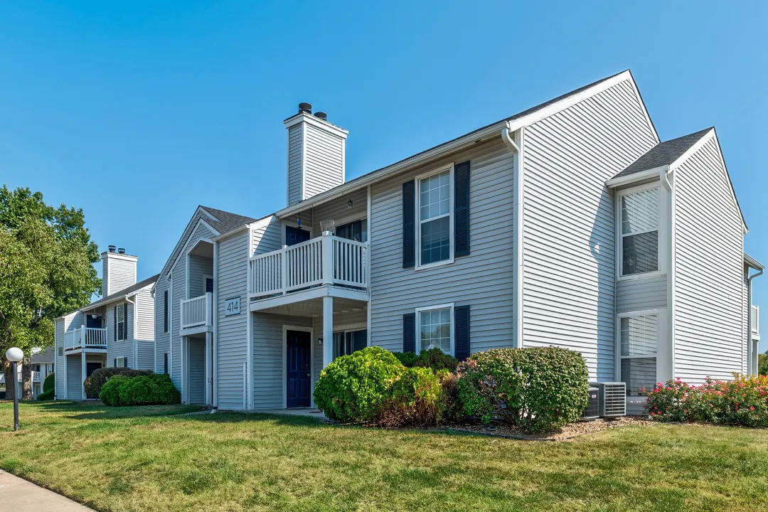 Pinehurst Apartments Kansas City, MO 64118