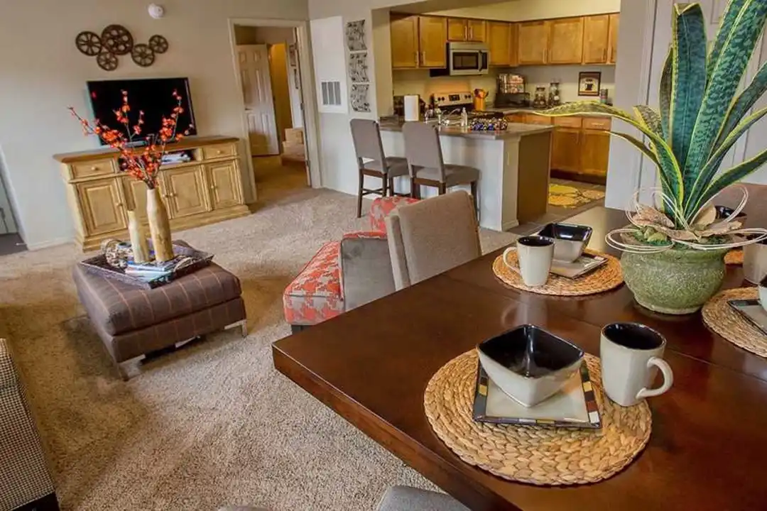 Cascata Luxury Apartments 8001 S Mingo Rd Tulsa Ok Apartments For Rent Rent Com