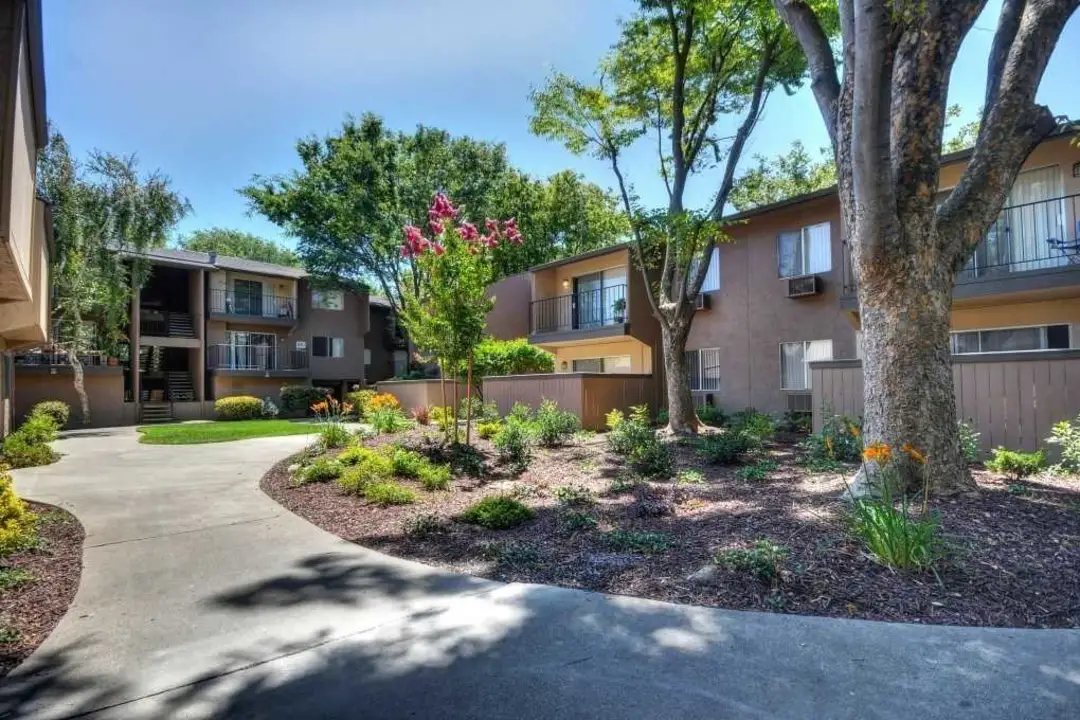 City Park Apartments - Sacramento, CA 95814