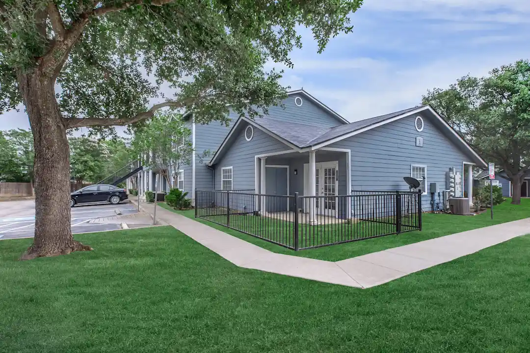 Shadow Creek 9180 Shadow Creek Ln Converse TX Apartments for