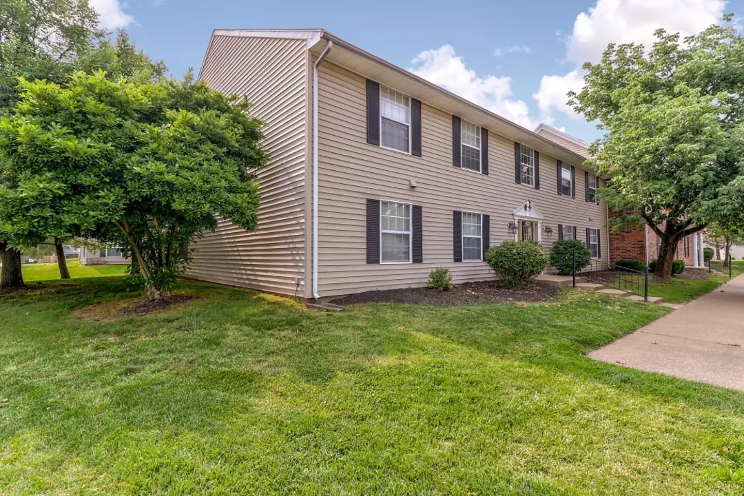 Ashley Pointe Apartments of Evansville Evansville, IN 47715