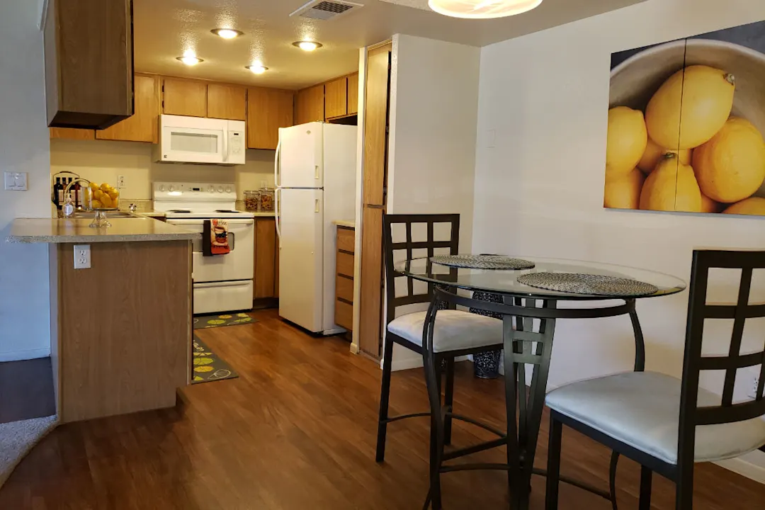 Desert Lakes Apartments - Phoenix Az 85051