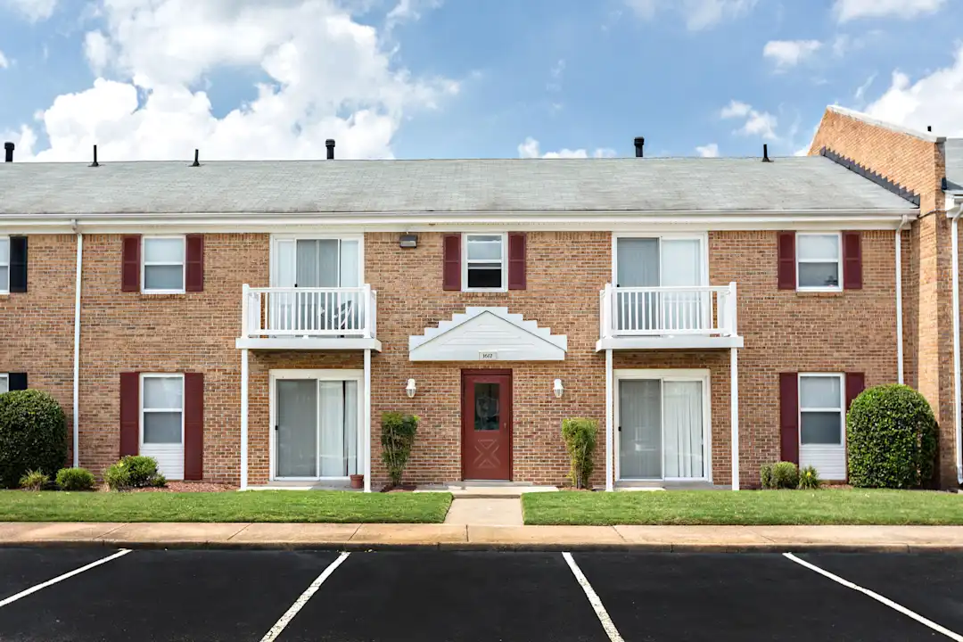 Crosswinds 910 Providence Rd Chesapeake Va Apartments For Rent Rent Com