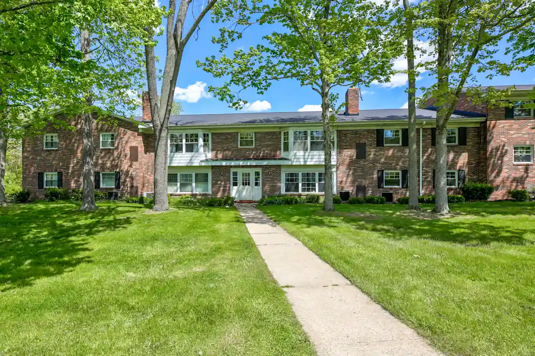 Carriage Hill Apartments Chagrin Falls, OH 44022